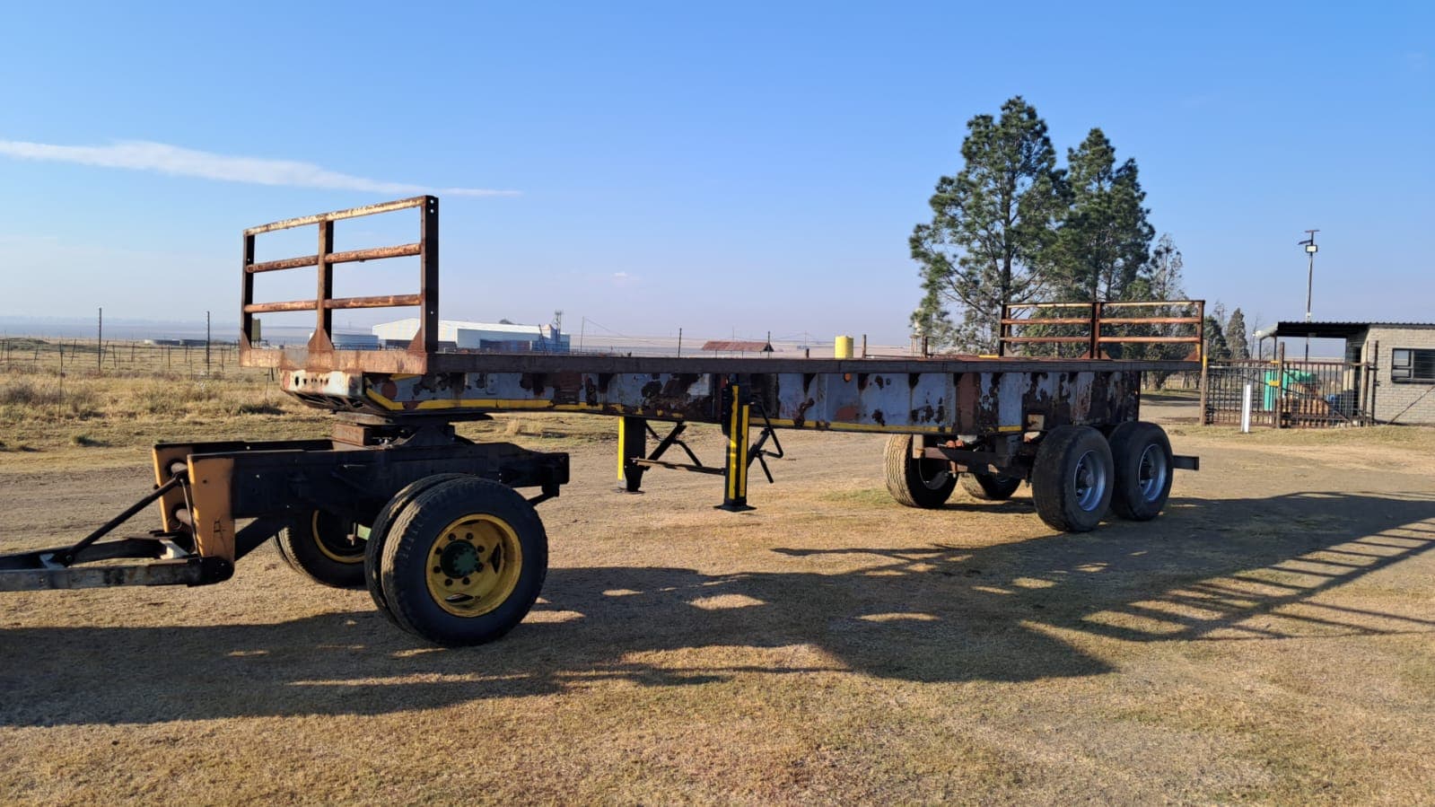 Skeletal trailer — photo 5